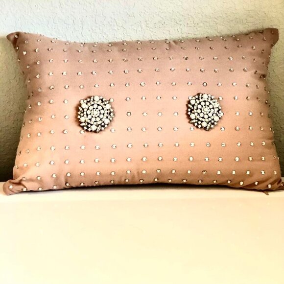 NWT ALEXANDRA'S ACCENTS Jewel Encrusted Broches Boudoir Accent Pillow 16"x11" - Picture 1 of 5